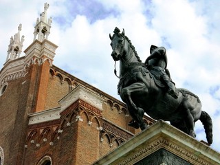 Fototapeta na wymiar Horse Statue Church Venice