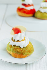Chou cake green