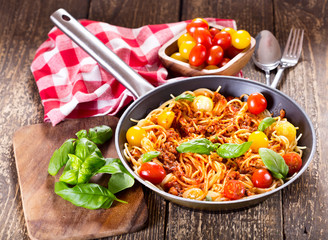 pan with spaghetti  bolognese