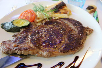Entrecôte avec légumes  