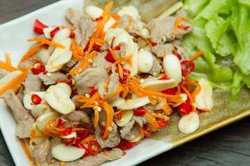 Boiled pork with lime, garlic and chili sauc