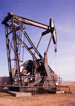 Texas Oil Pump Jack Fracking Crude Extraction Machine
