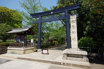 Naklejka premium 松陰神社の鳥居