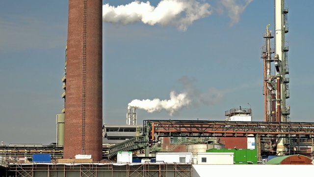 Establishing shot Duisburg Hamborn industrial buildings