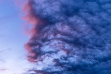 Blaue Wolken am Himmel