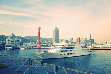 日本の神戸の港からの風景
