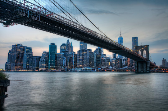 The Brooklyn Bridge with the Manhattan skyline behind © Harold Stiver