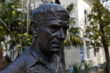 Portrait of a monument in the Park
