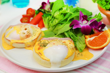 エッグベネディクト