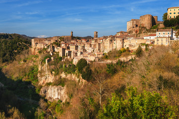 Fototapeta na wymiar Beautiful medieval town in northern Tuscany, Sorano