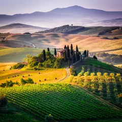 Foto op Plexiglas Toscane Toscane, landschap en boerderij in de heuvels van Val d& 39 Orcia