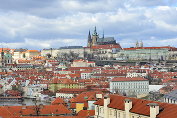 Naklejka na ściany i meble Praga quartiere Mala Strana e Castello