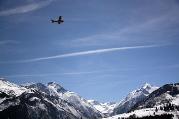 Fototapeta na wymiar Luftaufnahme, Pinzgau, Österreich