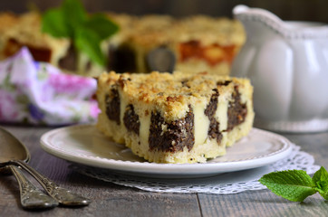 Pie with ricotta and poppy seed.