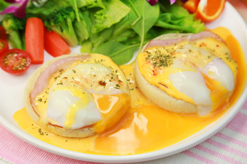 エッグベネディクト