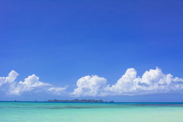 Fototapeta na wymiar パラオのロングビーチの海と空
