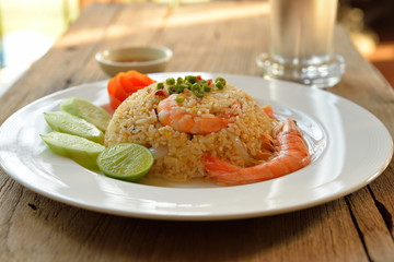 Fried rice with shrimp