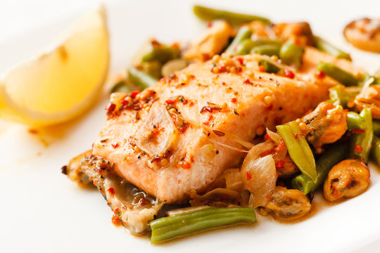 salmon steak with green beans