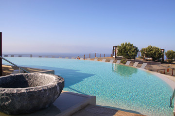 Fototapeta premium Oceanfront pool
