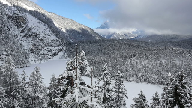 Winter mountain landscape (Austria, Fernpass, Tiroler Alpen)