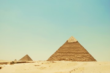Fototapeta na wymiar ピラミッド