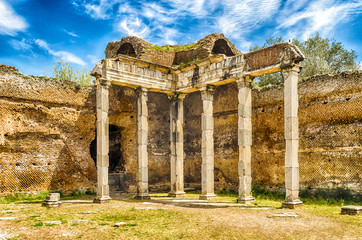 Fototapeta premium Ruins of Corinthian Columns at Villa Adriana (Hadrian's Villa),
