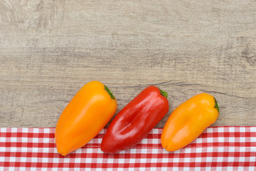 Paprika liegt auf dem Tisch