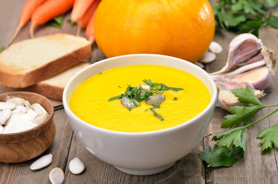 Cream soup with pumpkin