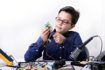 Young student performs experiments © osmar01