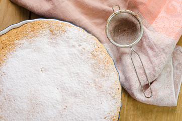 Preparation of delicious sweet cake flavored with ripe red straw