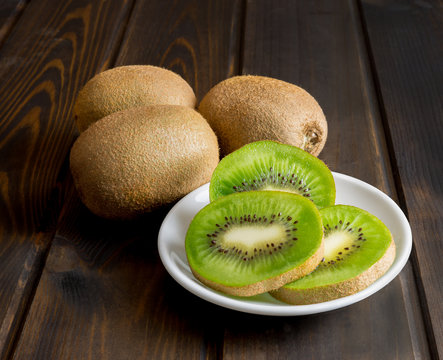 fresh fruits kiwi