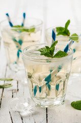 Ice green tea with mint