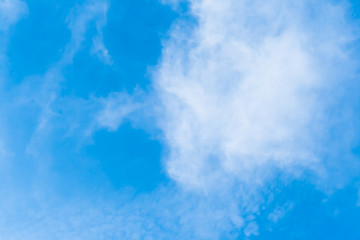 Fototapeta na wymiar White cloud in Blue Sky