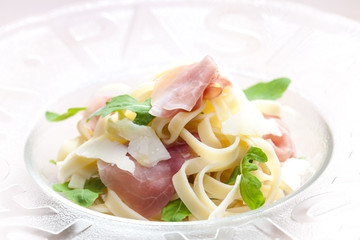 tagliatelle with ruccolla and prosciutto