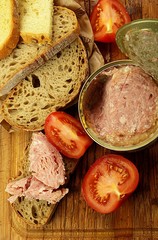 canned meat with pork