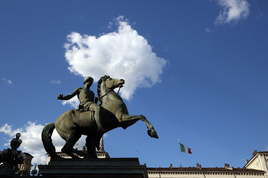 statua palazzo reale torino