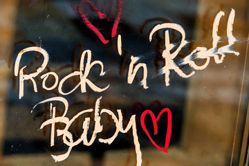 Schrift Rock'n Roll Baby