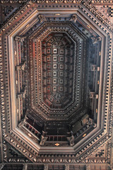 tetto decorato di chiesa