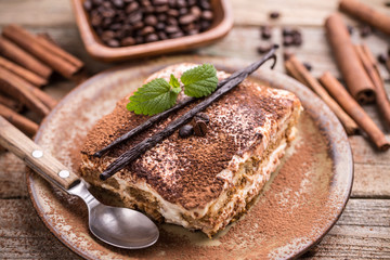 Tiramisu cake