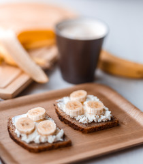 sandwich with banana