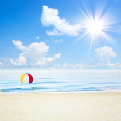 Fototapeta na wymiar Blue tropical sea and clouds on sky beach.