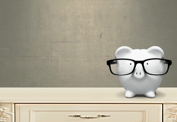 Pig. Smartest pig in town