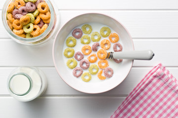 milk with fruity cereal rings