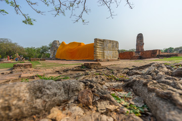 Buddha statue at Wat Lokayasuta