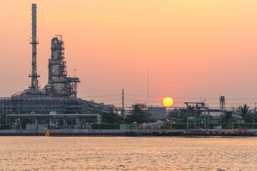 Fototapeta na wymiar Sunrise at Thailand refinery