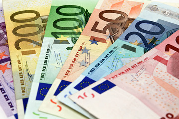Geldfächer mit 200, 100, 50, 20 Euroscheinen