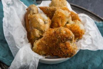 Crisp crunchy golden chicken wings