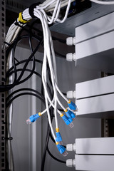 confuse of UTP Cat5 e cable on network switch