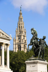 Obraz premium Blick auf das Rathaus vom Volksgarten aus