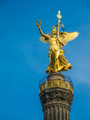 Fototapeta premium Wiktoria bogini zwycięstwa na berlińskiej kolumnie zwycięstwa